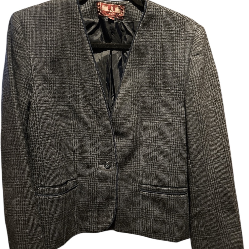 Chic Gray Plaid Blazer